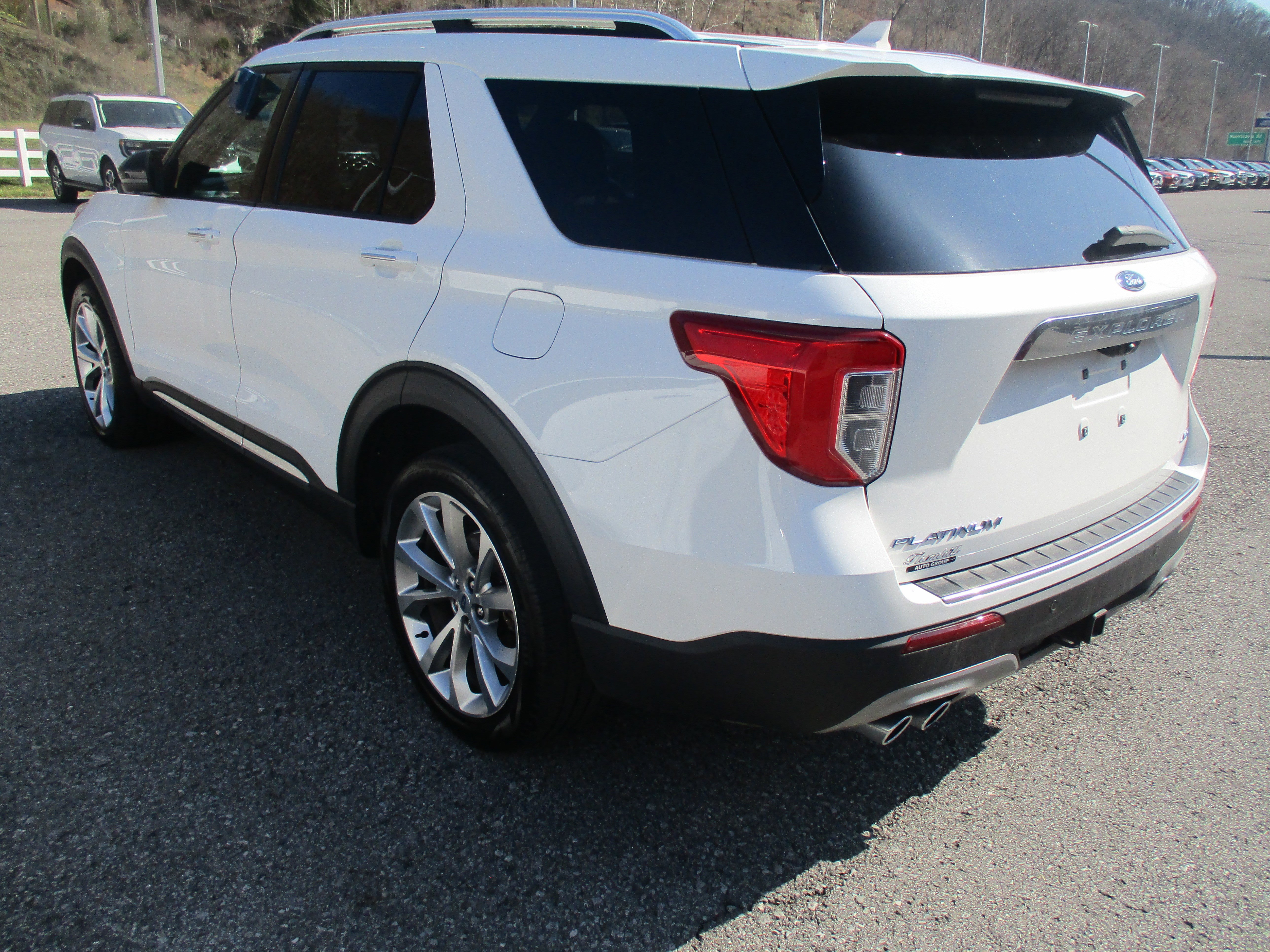 Certified 2023 Ford Explorer Platinum w/ Technology Package AWD/4WD image 6