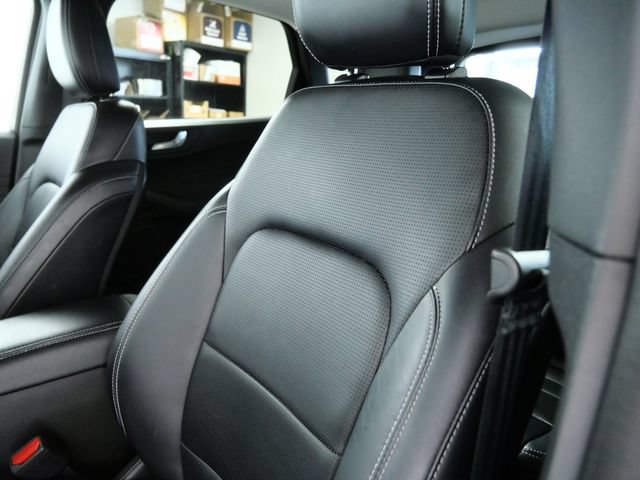 Certified 2025 Ford Escape Platinum AWD/4WD image 15