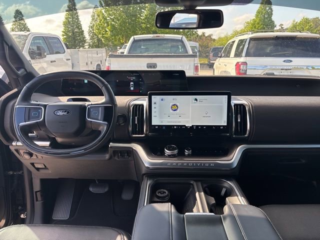 Certified 2025 Ford Expedition Platinum w/ Stealth Performance Package AWD/4WD image 11