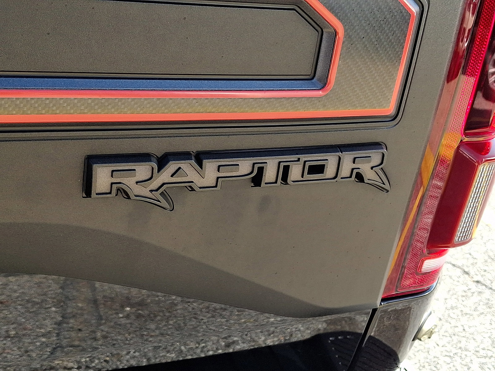 Certified 2020 Ford F150 Raptor w/ Equipment Group 802A Luxury image 33