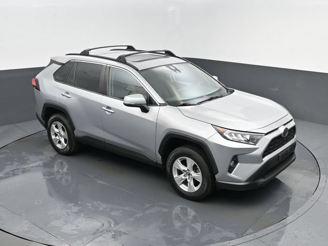 Used 2019 Toyota RAV4 XLE w/ All Weather Liner Package AWD/4WD image 18