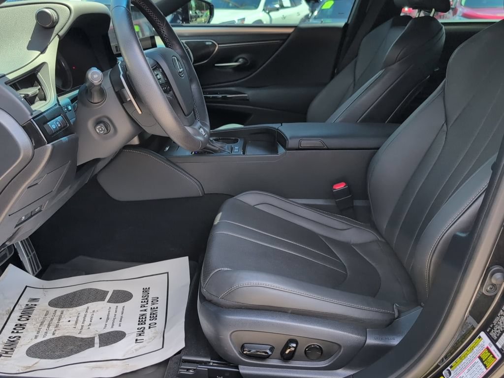 Used 2024 Lexus ES 300h F Sport w/ Accessory Package (Z2) FWD image 8