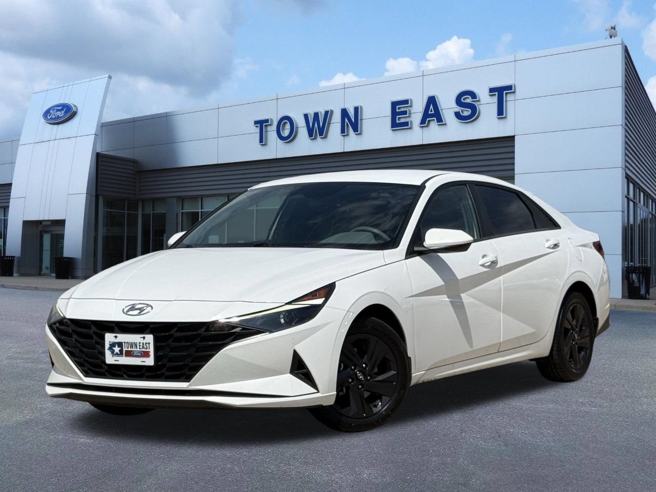 Used 2023 Hyundai Elantra SEL FWD image 1