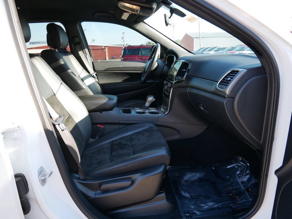 Used 2021 Jeep Grand Cherokee Laredo X AWD/4WD image 8