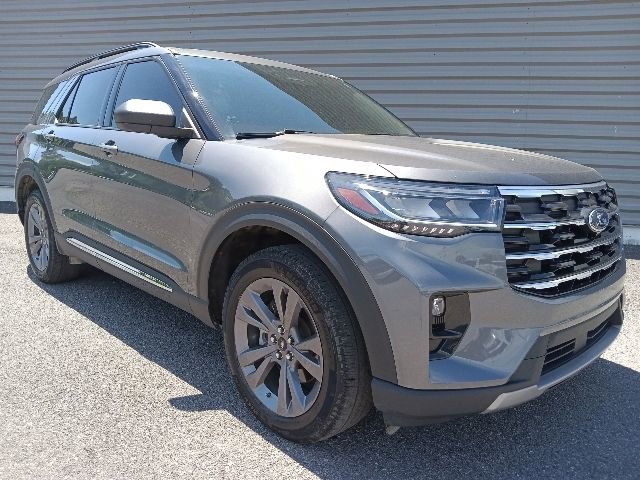 Certified 2025 Ford Explorer Active w/ Active Comfort Package AWD/4WD image 1