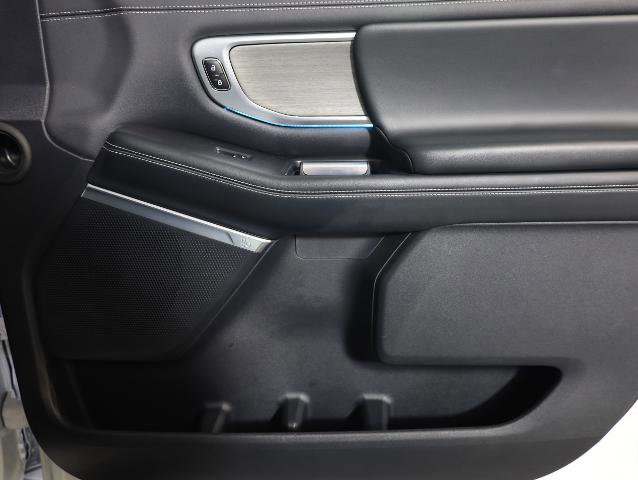 Certified 2025 Ford Expedition Platinum AWD/4WD image 30