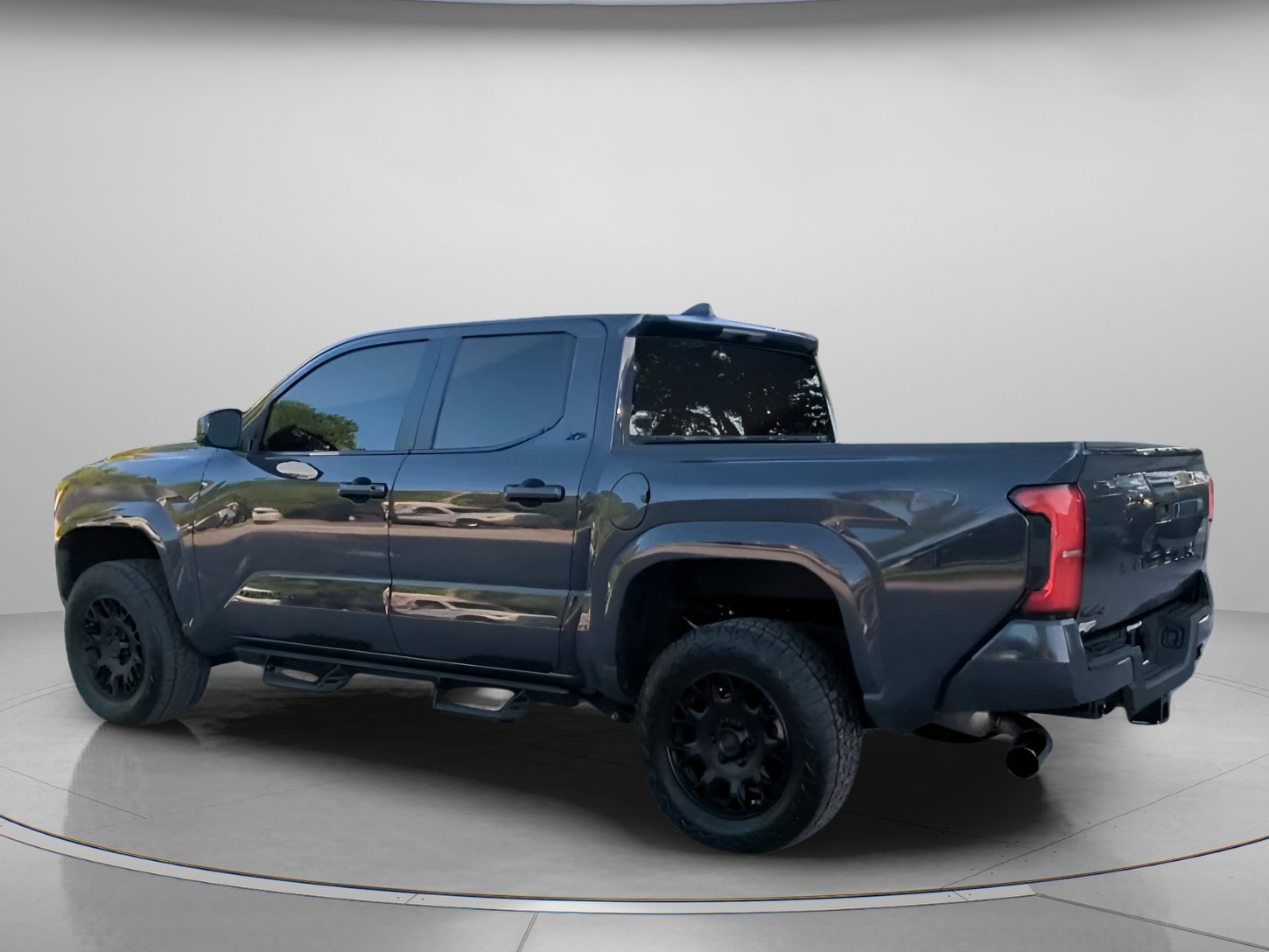 Used 2025 Toyota Tacoma SR5 AWD/4WD image 19