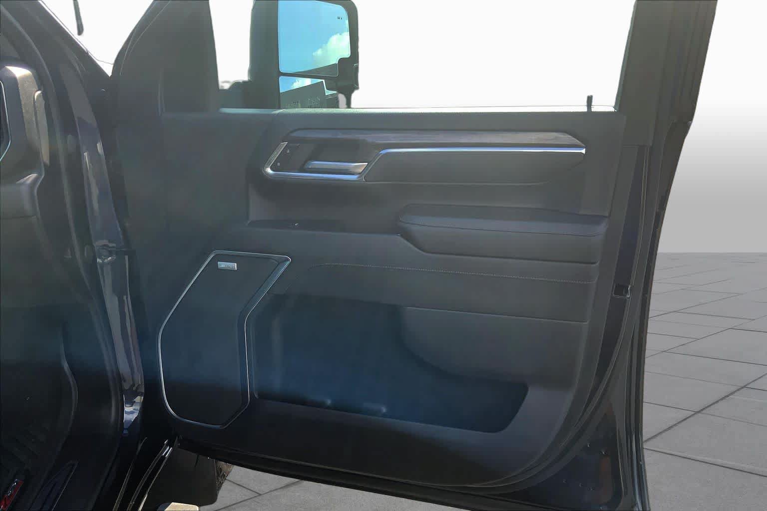 Used 2024 Chevrolet Silverado 2500 LTZ w/ LTZ Premium Package AWD/4WD image 23