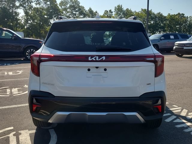 Used 2024 Kia Seltos EX AWD/4WD image 6