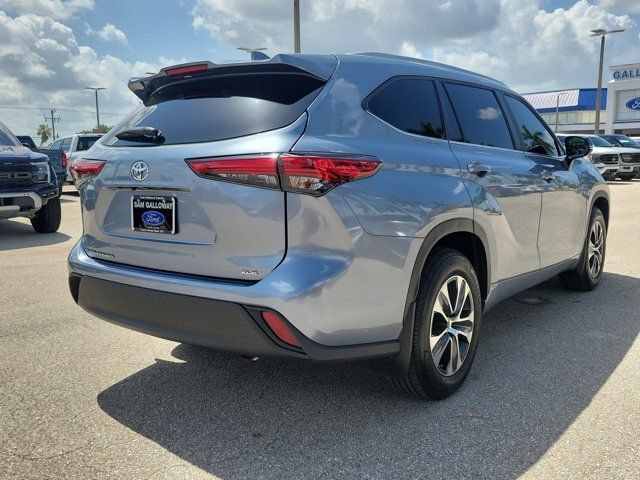 Used 2023 Toyota Highlander XLE FWD image 6