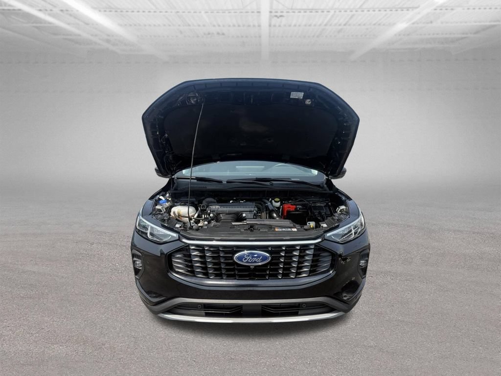 Certified 2024 Ford Escape Platinum AWD/4WD image 60