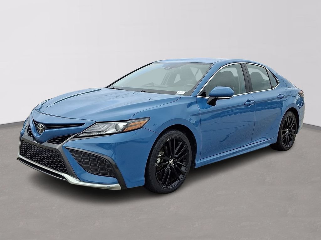Used 2024 Toyota Camry XSE FWD image 3