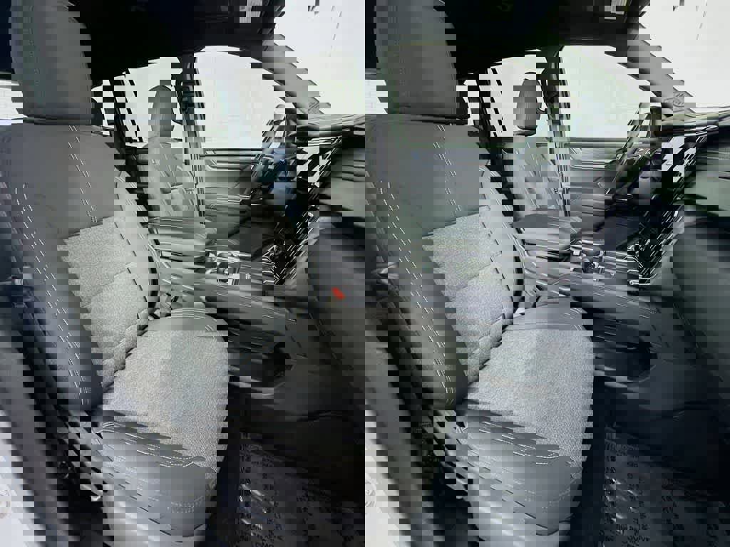 Used 2025 GMC Acadia Elevation image 18