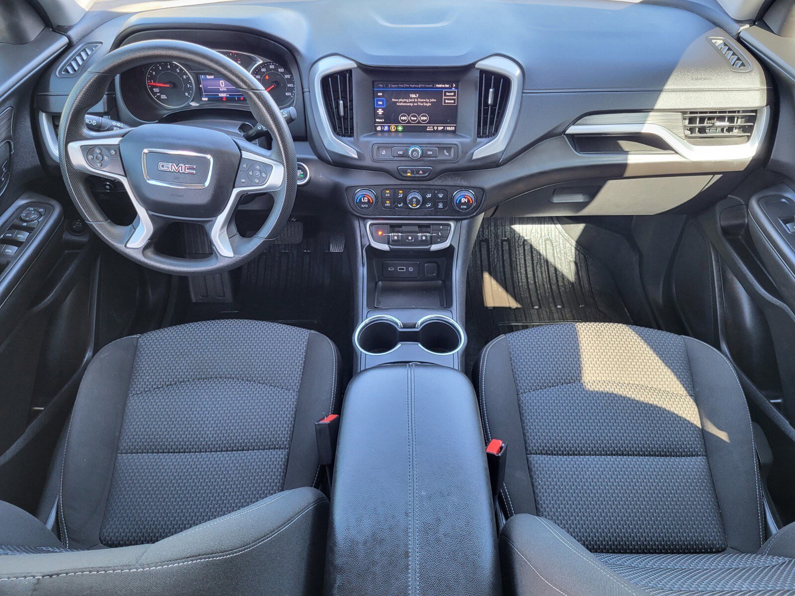 Used 2023 GMC Terrain SLE w/ Driver Convenience Package image 13