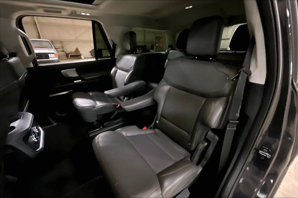 Certified 2025 Ford Expedition Active AWD/4WD image 25