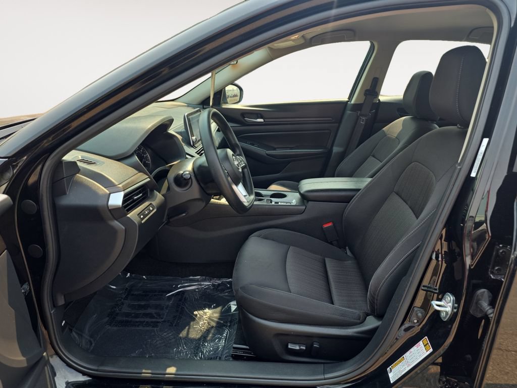 Used 2025 Nissan Altima 2.5 SV AWD/4WD image 15
