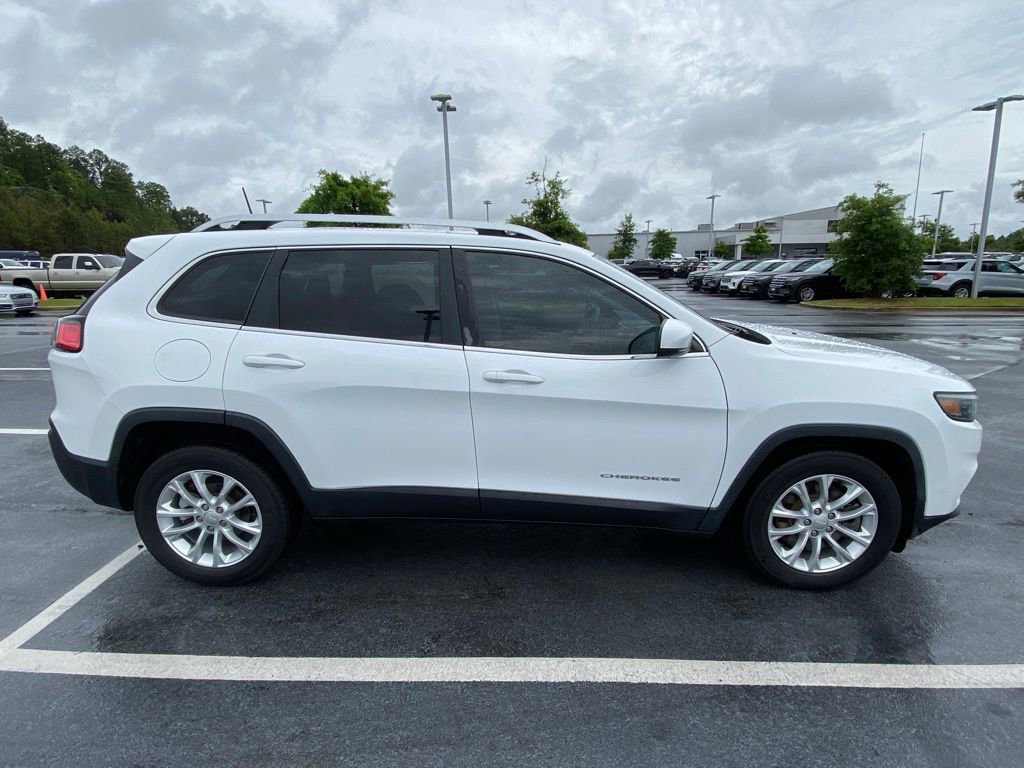 Used 2019 Jeep Cherokee Latitude w/ Popular Appearance Group FWD image 8