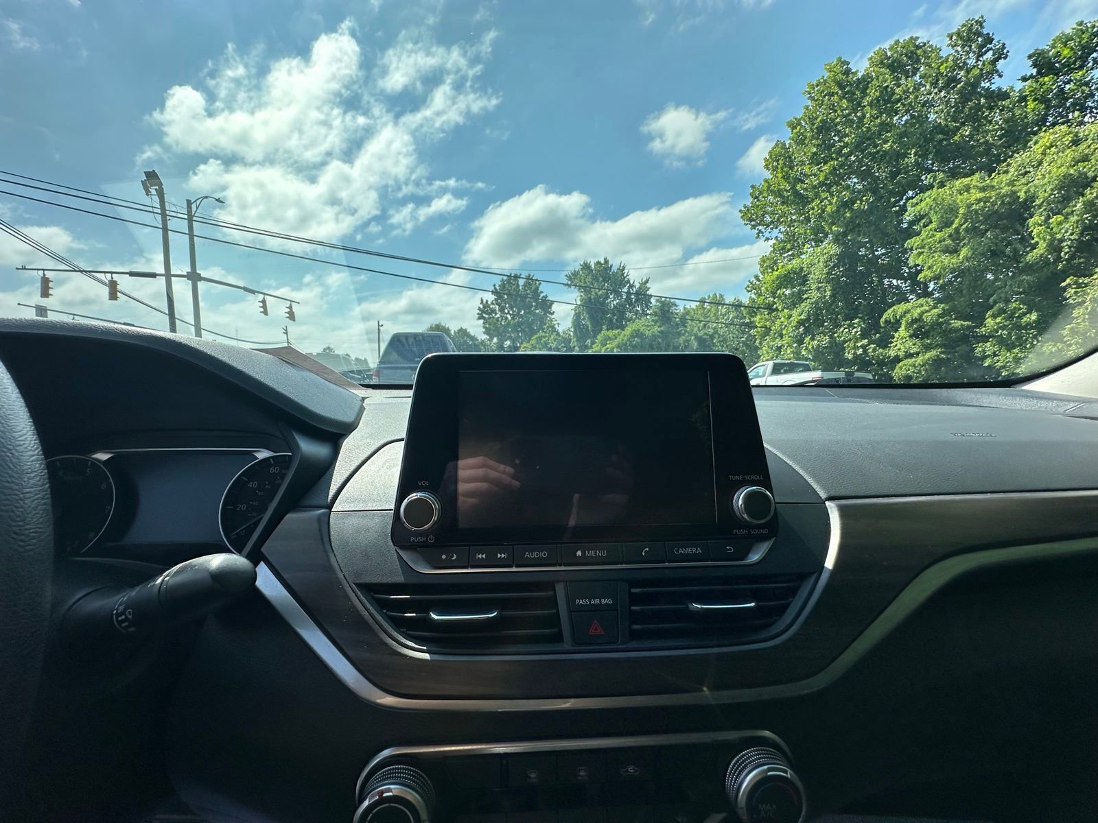 Used 2024 Nissan Altima 2.5 SV image 17