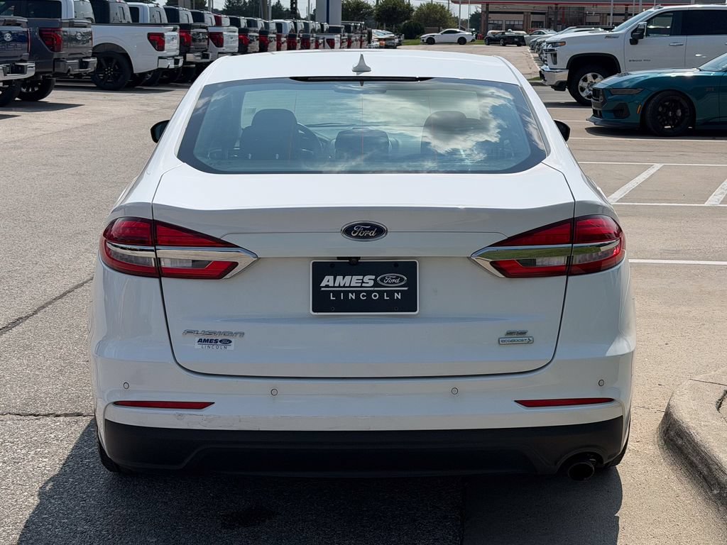 Certified 2020 Ford Fusion SE FWD image 5