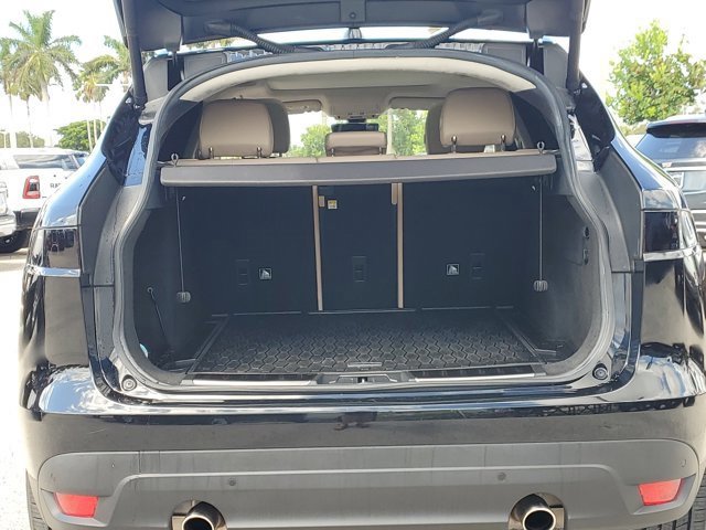 Used 2019 Jaguar F-PACE Prestige image 11