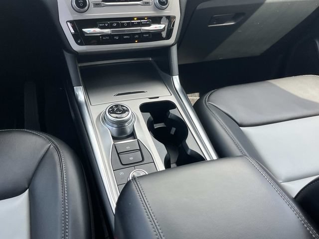 Certified 2024 Ford Explorer XLT w/ Equipment Group 202A AWD/4WD image 25