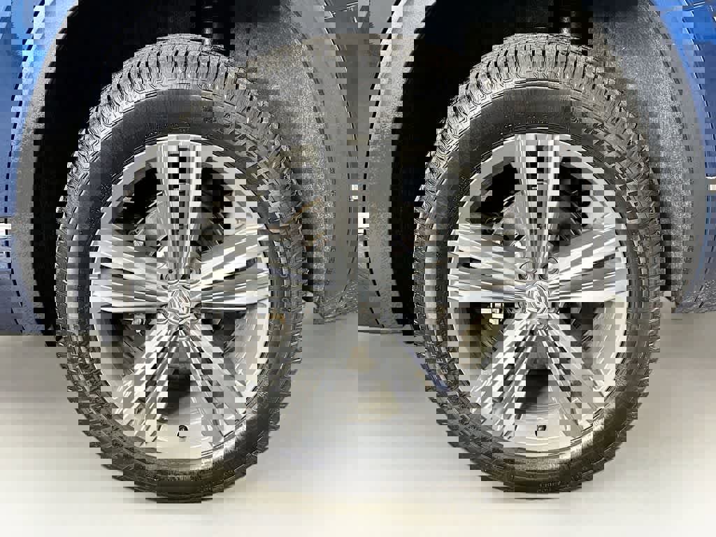 Used 2019 Volkswagen Atlas SEL R-Line image 11