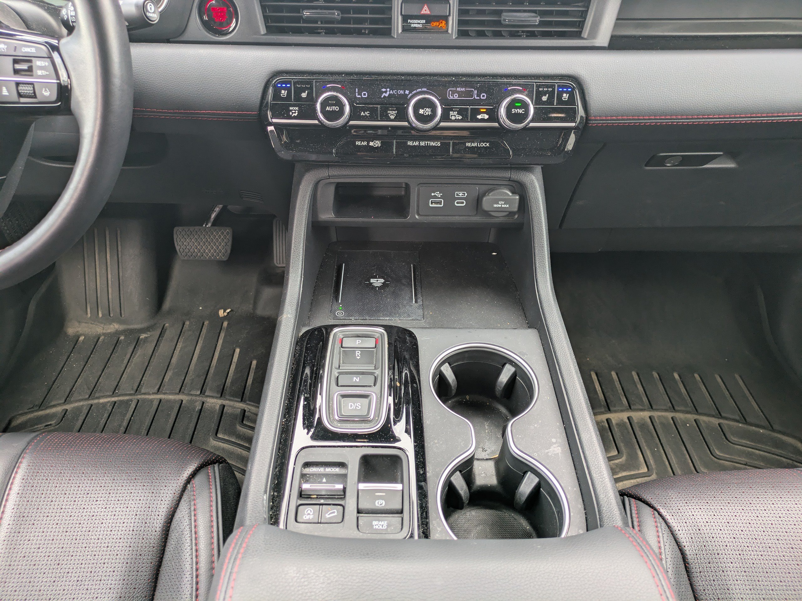 Used 2025 Honda Pilot Black Edition image 18
