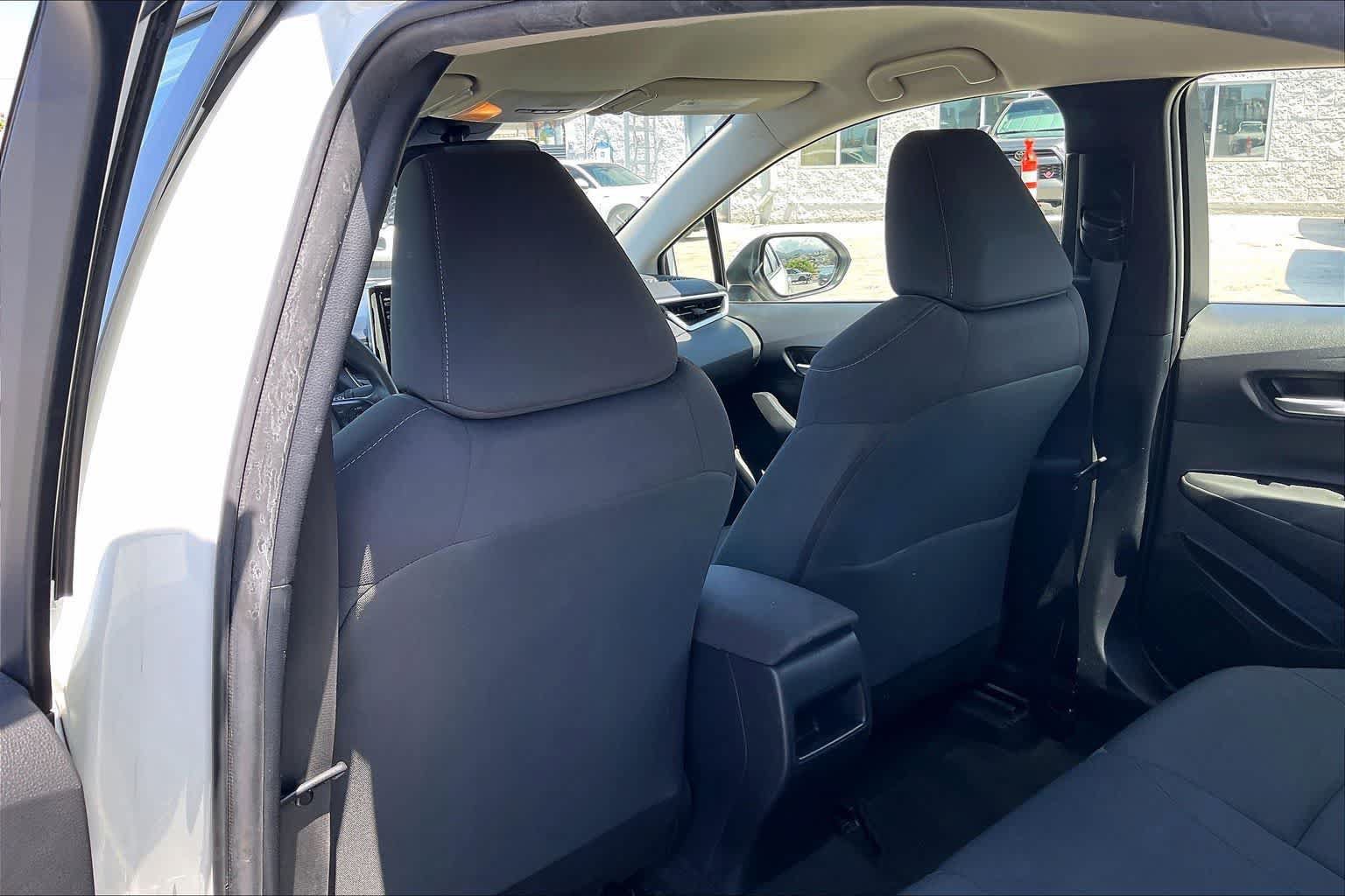 Used 2021 Toyota Corolla LE FWD image 12