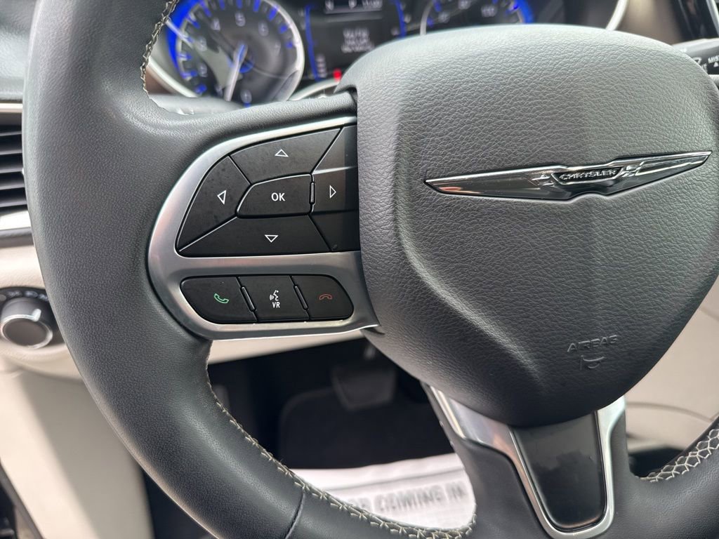 Used 2023 Chrysler Voyager LX image 21