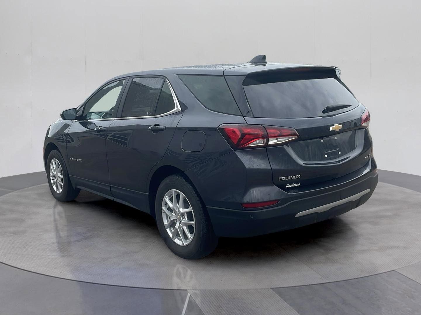Used 2023 Chevrolet Equinox LT image 3