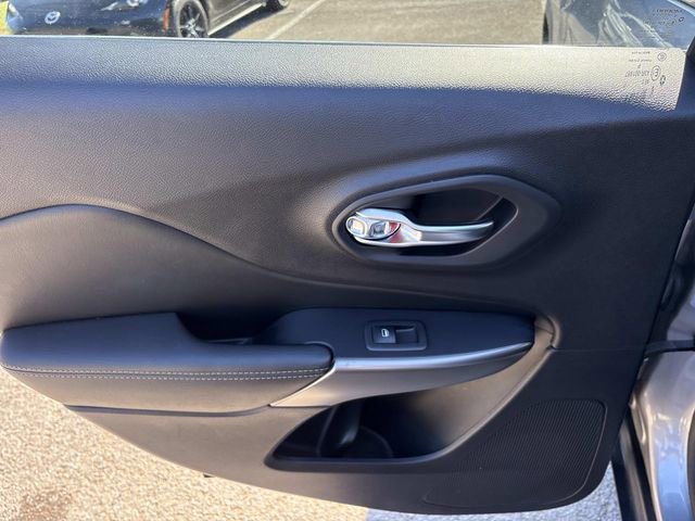 Used 2020 Jeep Cherokee Limited image 18