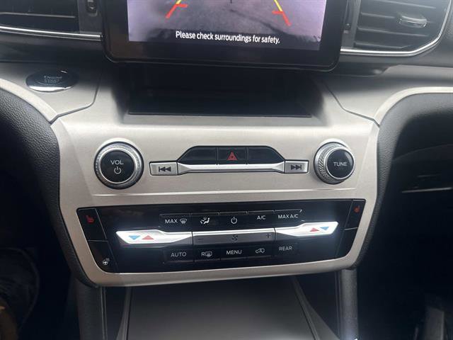 Certified 2022 Ford Explorer XLT w/ Equipment Group 202A image 23