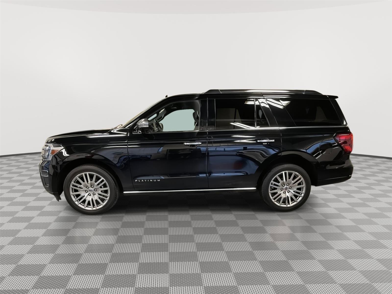 Certified 2023 Ford Expedition Platinum AWD/4WD image 2