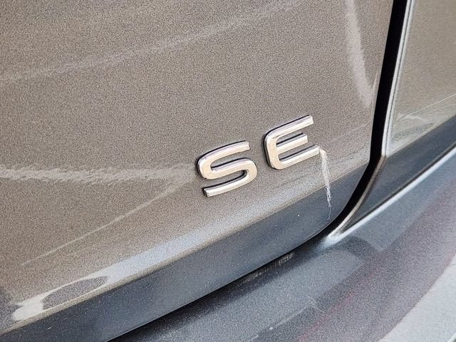 Used 2025 Volkswagen Jetta SE FWD image 12