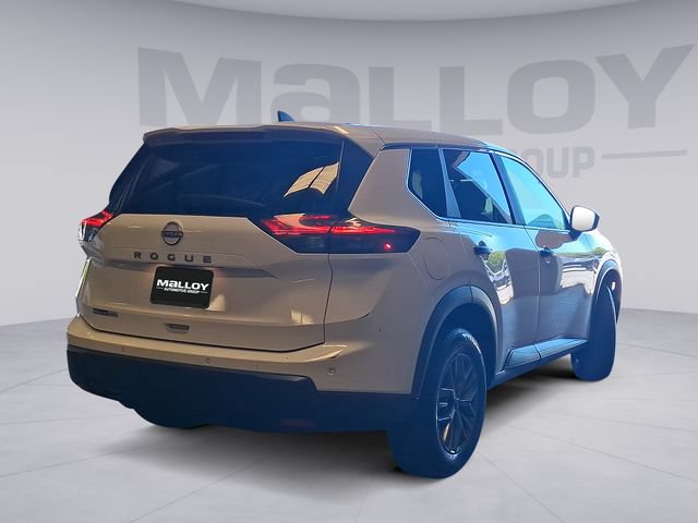 Used 2024 Nissan Rogue S FWD image 5