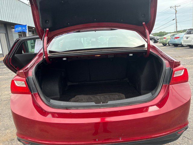 Used 2017 Chevrolet Malibu LT FWD image 11
