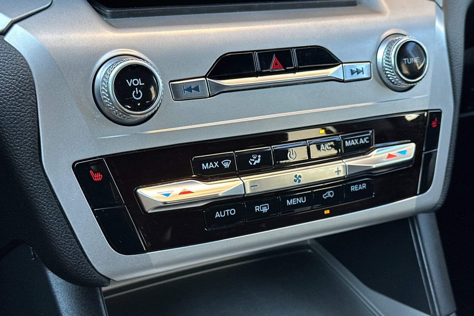 Certified 2022 Ford Explorer XLT image 20