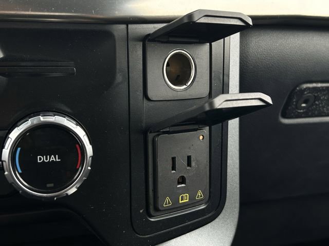 Certified 2023 Ford F150 Lariat w/ Equipment Group 502A High image 22