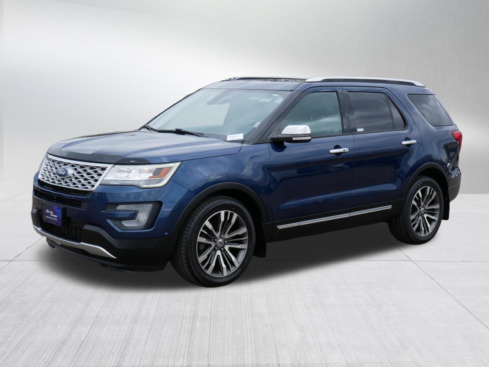Certified 2017 Ford Explorer Platinum AWD/4WD image 3