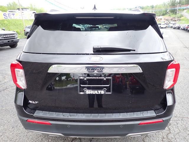 Certified 2023 Ford Explorer XLT w/ Equipment Group 202A RWD image 6