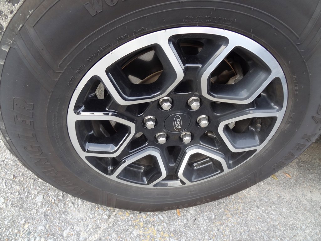 Certified 2022 Ford F150 XLT w/ Equipment Group 302A High image 10