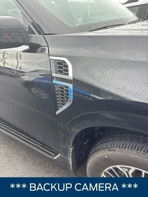 Used 2025 Nissan Armada SL w/ Captain's Chari Seat Package AWD/4WD image 4