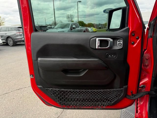 Used 2021 Jeep Wrangler Unlimited Sahara w/ Uconnect 4C Nav & Sound Group AWD/4WD image 12