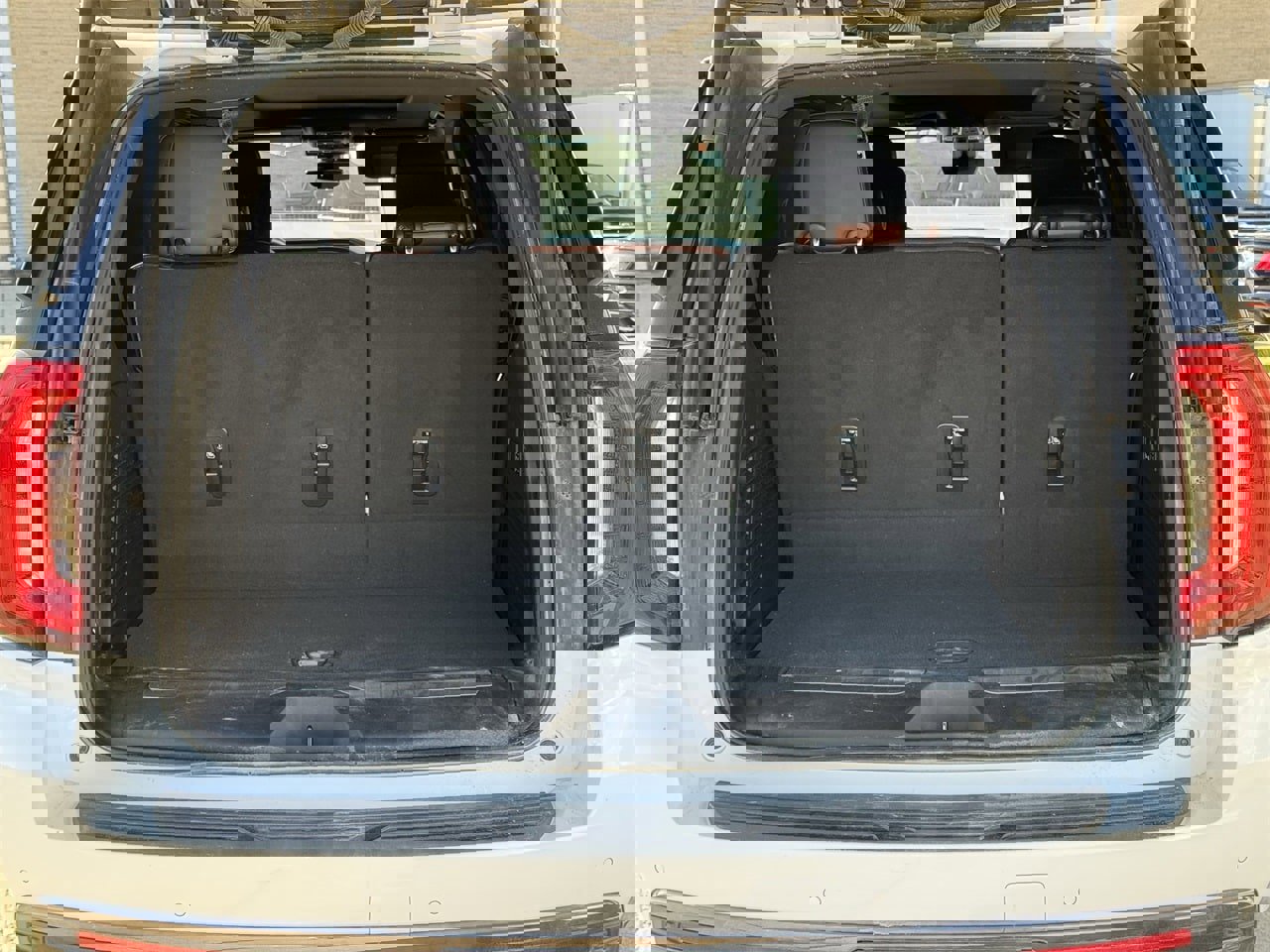 Used 2023 GMC Yukon Denali Ultimate image 30