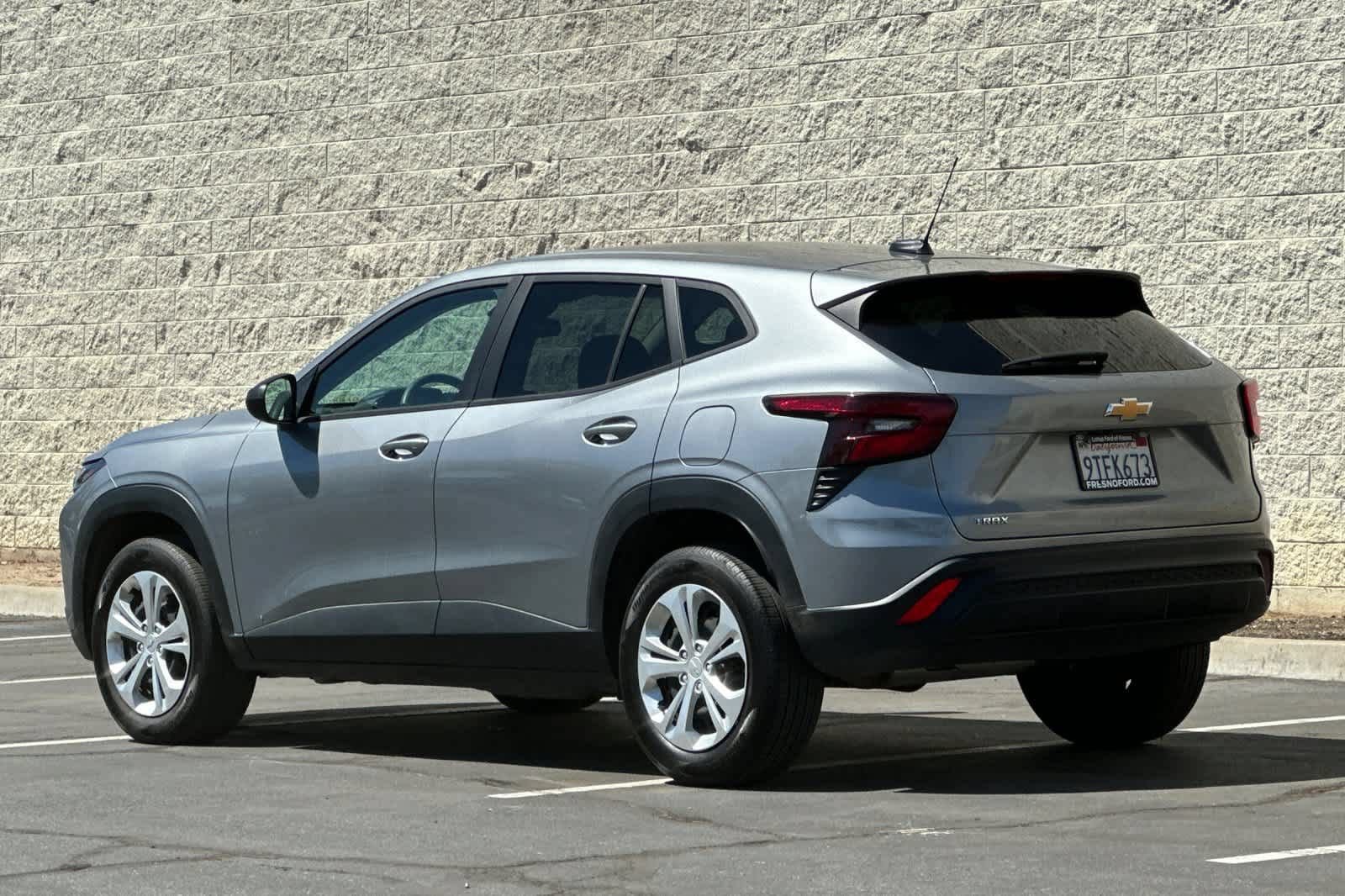 Used 2025 Chevrolet Trax LS w/ Driver Confidence Package FWD image 7