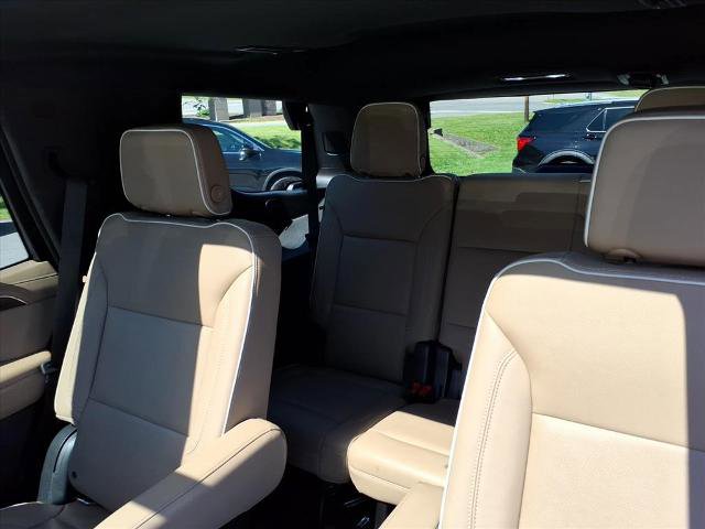 Used 2022 Chevrolet Tahoe Premier w/ Premium Package AWD/4WD image 11