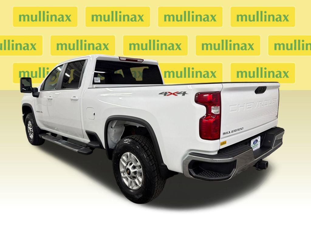 Used 2025 Chevrolet Silverado 2500 LT w/ Convenience Package image 5