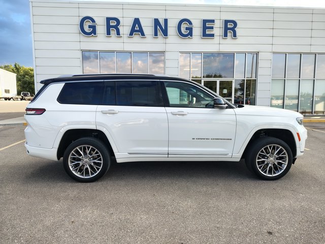 Used 2023 Jeep Grand Cherokee L Summit AWD/4WD image 7