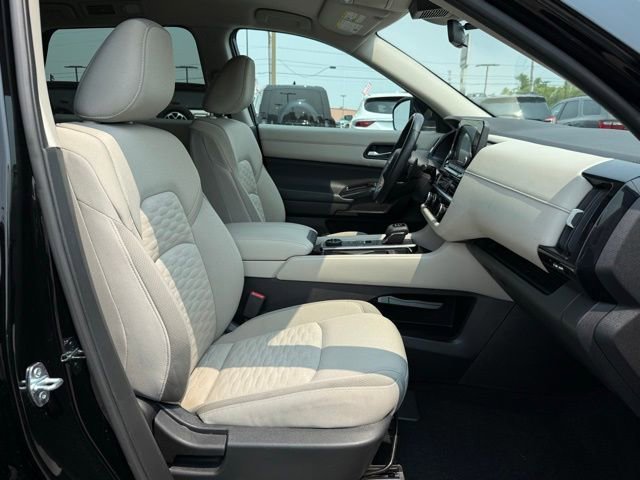 Used 2022 Nissan Pathfinder SV image 30