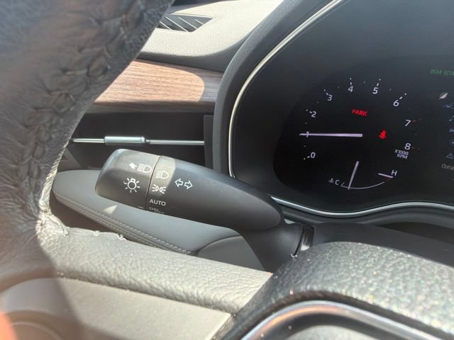 Used 2022 Toyota Avalon XLE w/ Moonroof Package FWD image 21